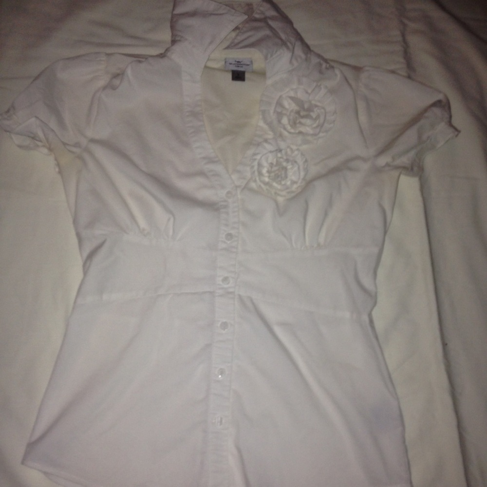 A plain white shirt